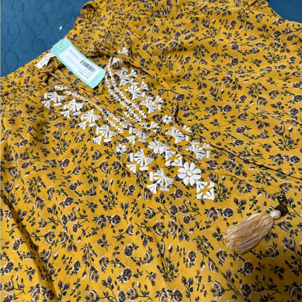NWT Mason and Belle embroidered top